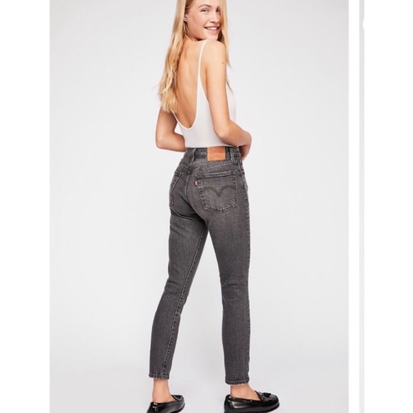 Levi’s 501 Skinny Jean in Coal Black - Picture 2 of 9